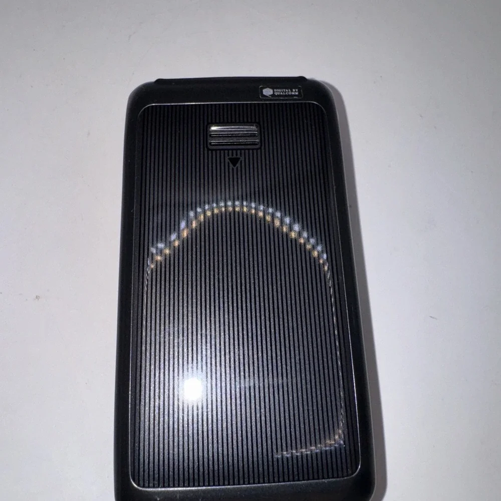 Samsung Verizon Wireless Model: SCH-U320 Flip Cell Phone - Power On /Untested